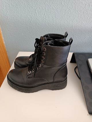 Botines dr Franklin negros de cordones