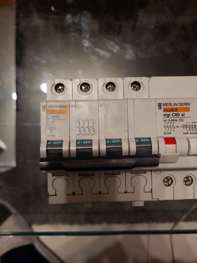 INTERRUPTOR CON BLOQUE DIFERENCIAL