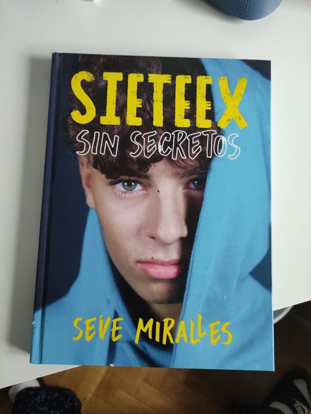 Libro Sieteex y Naim Darrechi