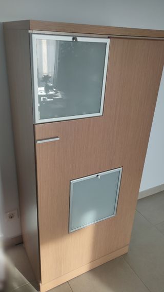 Mueble comedor roble, con luz interior 