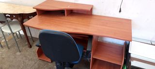 Mesa de estudio para ordenador