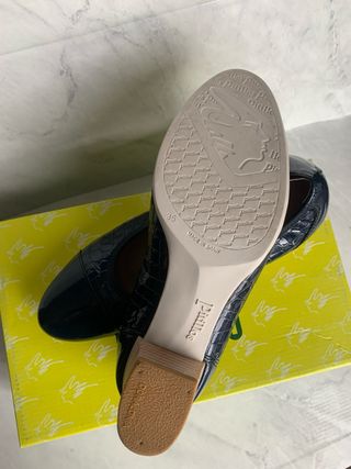 Zapatos  marca Pitillos de señora número 35