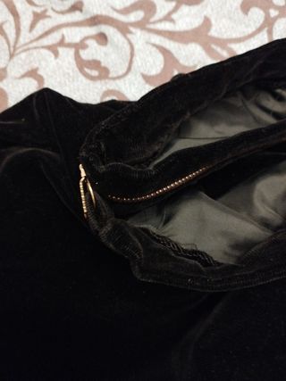 FALDA DE TERCIOPELO NEGRA