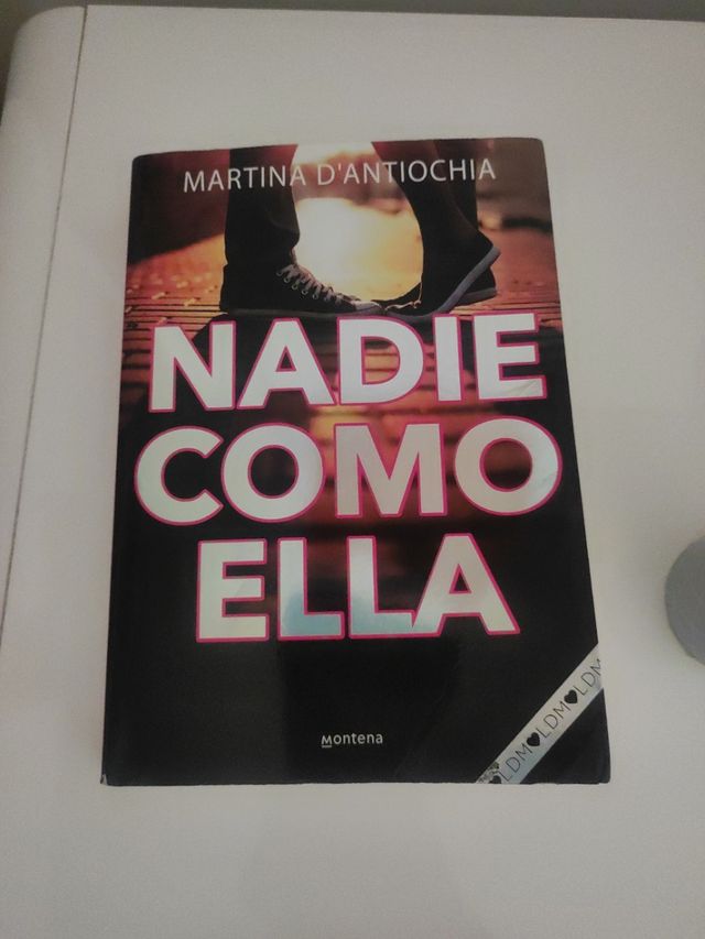 2 Libros lectura juvenil de Martina "Nadie como el