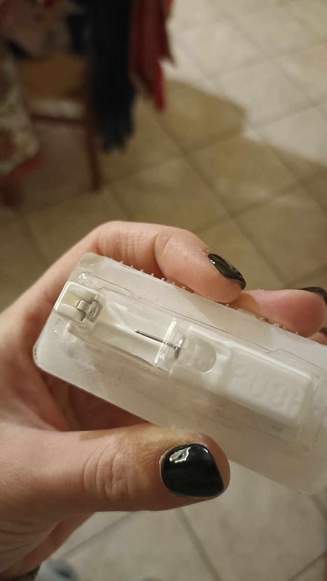 Pistola orecchino gioielleria