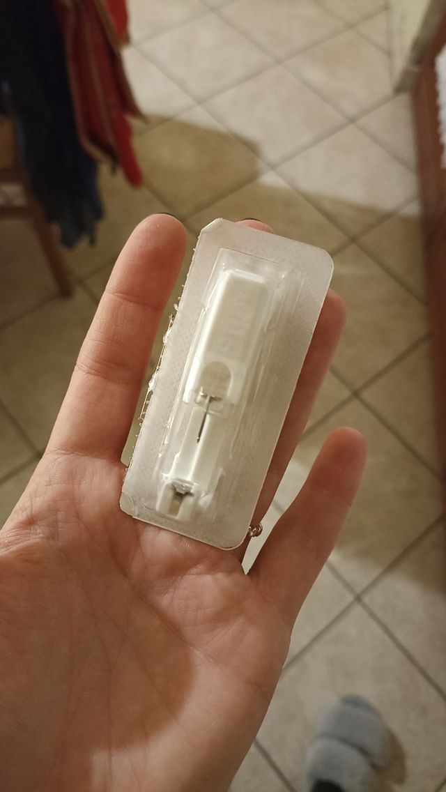 Pistola orecchino gioielleria