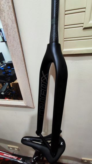 Horquilla carbón delantera