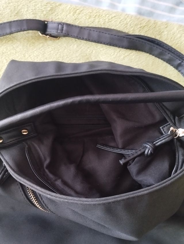 Bolso tachuelas negro