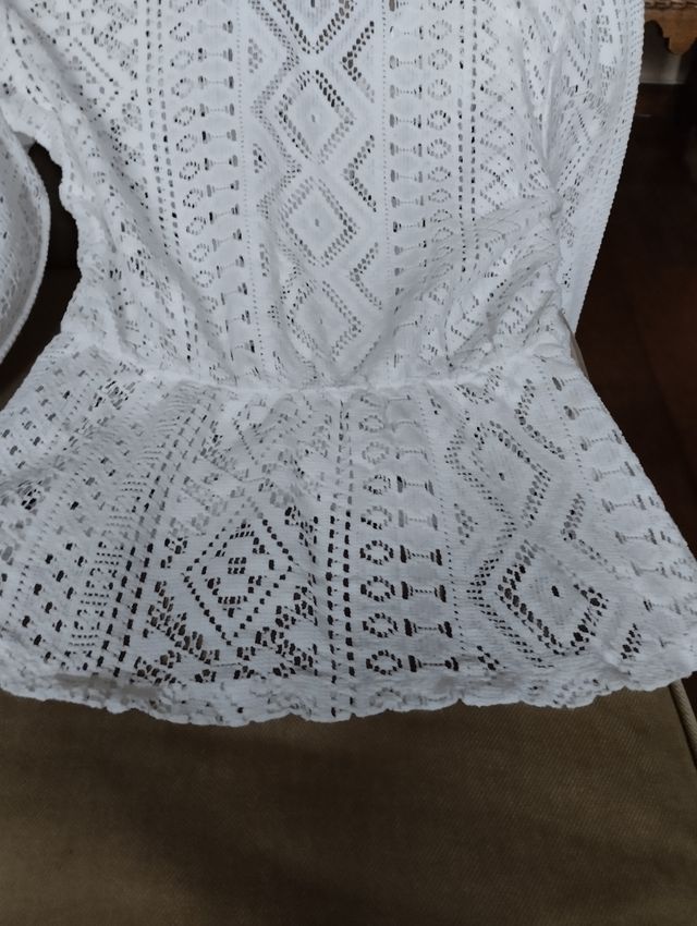 Blusa blanca de encaje oysho