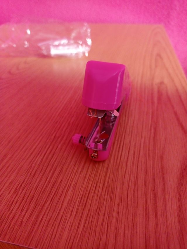 mini maquina de coser de bolsillo