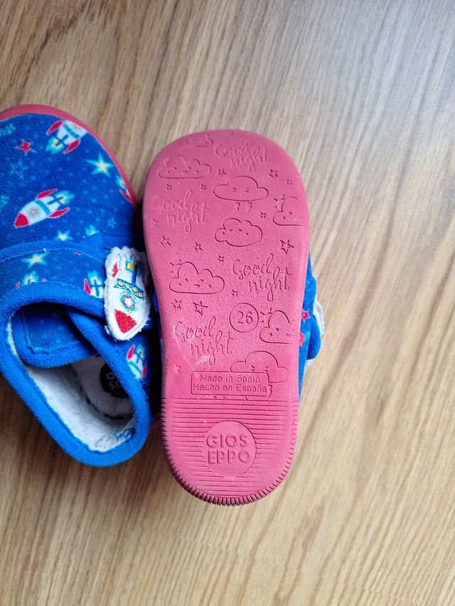 Zapatillas casa Gioseppo 26