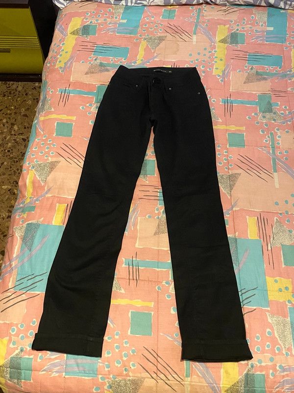 Pantalón vaquero negro Zara