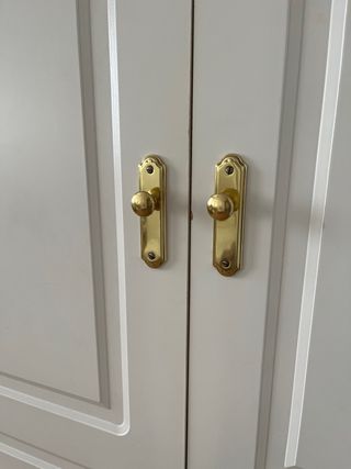 Puertas madera lacadas blanco  armario empotrado