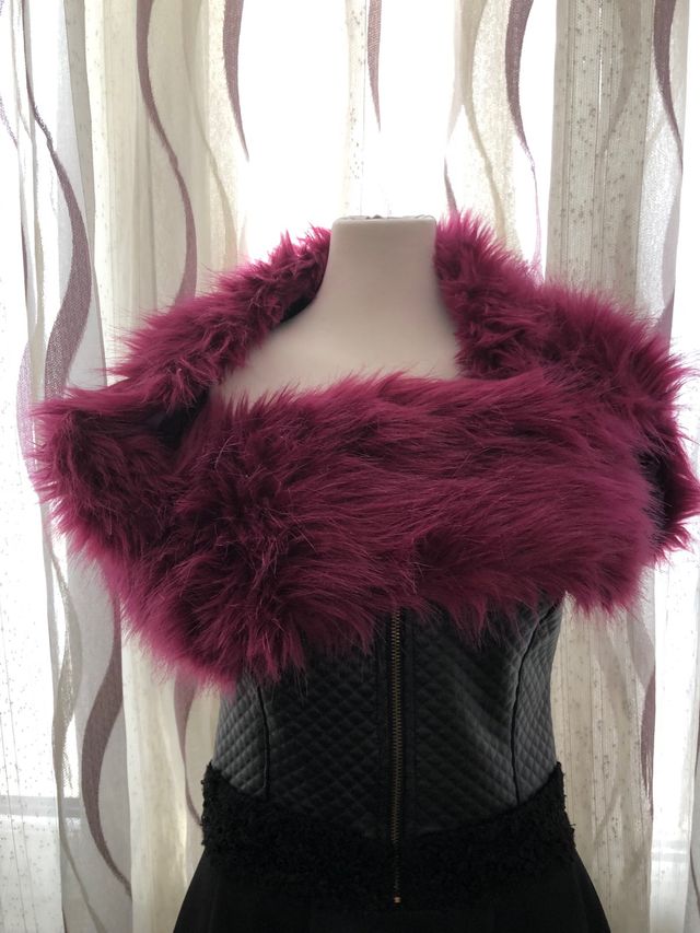 Sciarpa copri spalle in finta pelliccia