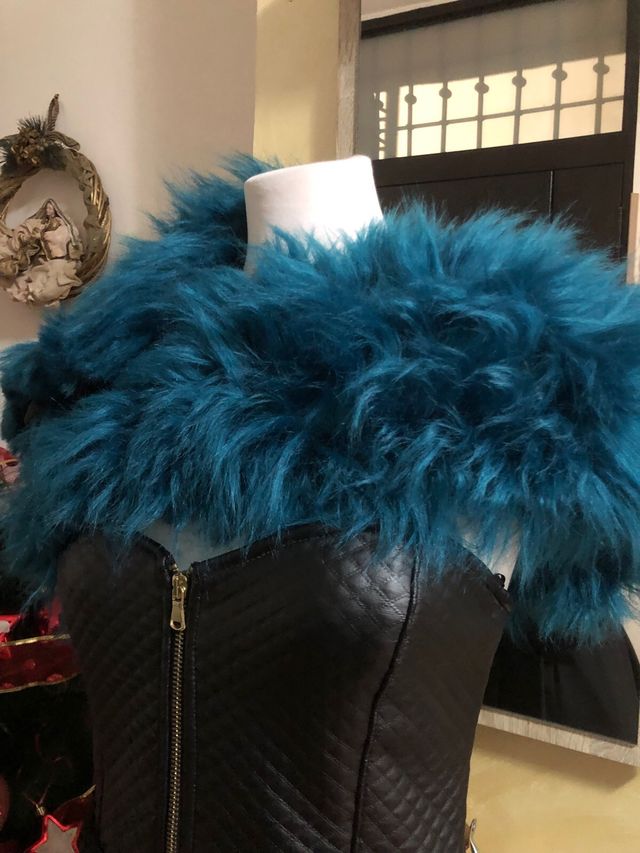 Sciarpa copri spalle in finta pelliccia