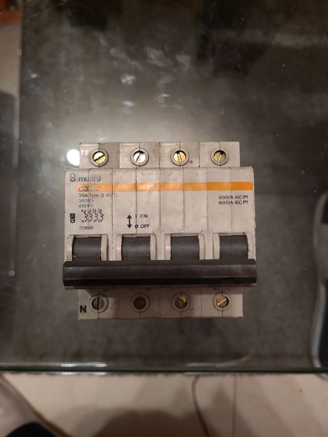 INTERRUPTOR MERLIN GERIN