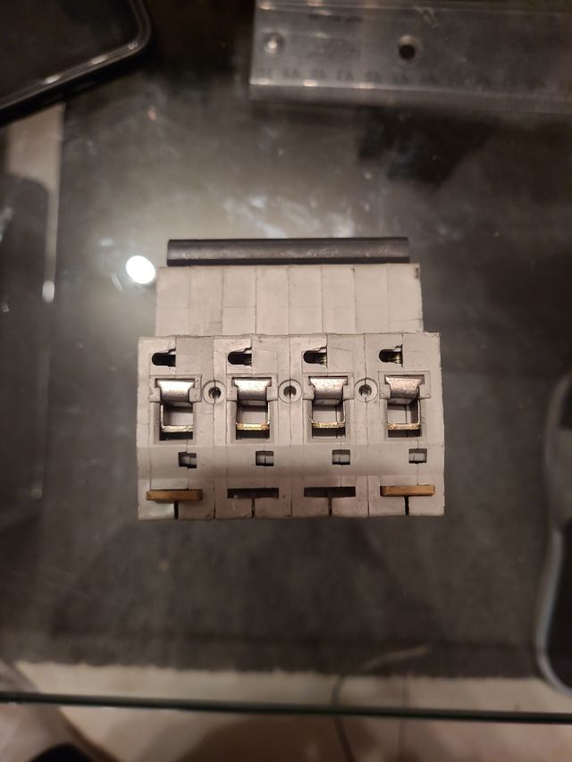 INTERRUPTOR MERLIN GERIN