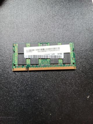 1 GB de memoria RAM DIMM2 