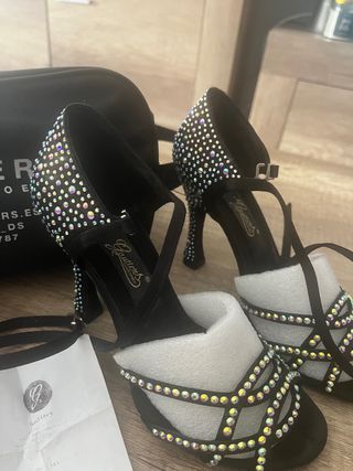 zapatos de baile gautiers negros con pedreria