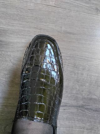 Zapatos piel natural.