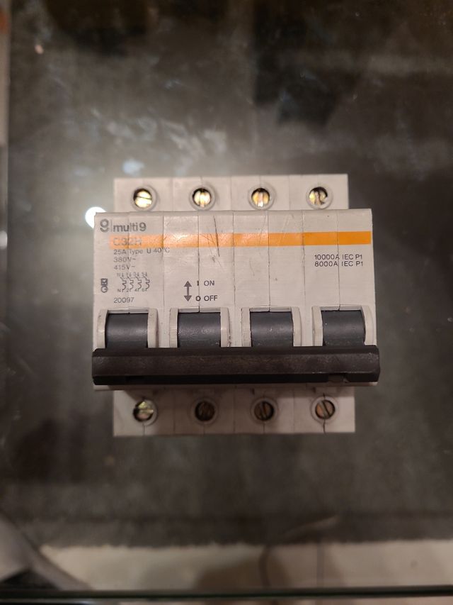 INTERRUPTOR MERLIN GERIN