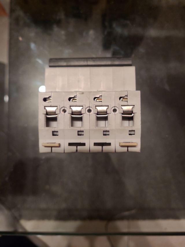 INTERRUPTOR MERLIN GERIN