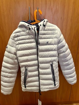 Estupendo plumífero Koroshi sin estrenar