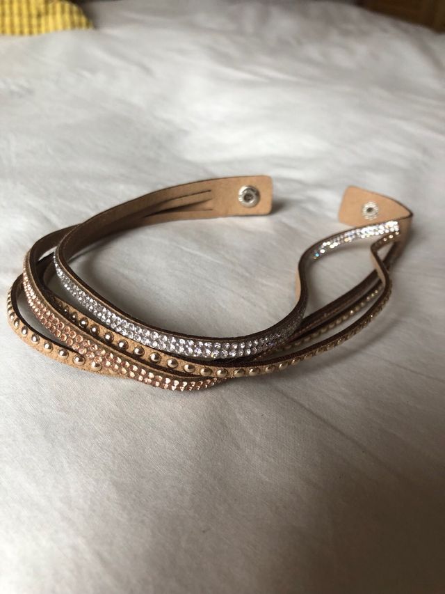 collar gargantilla de cuero con brillantitos nuevo