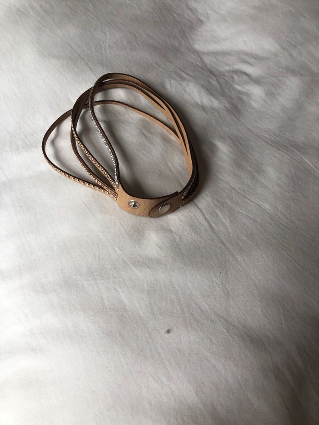 collar gargantilla de cuero con brillantitos nuevo