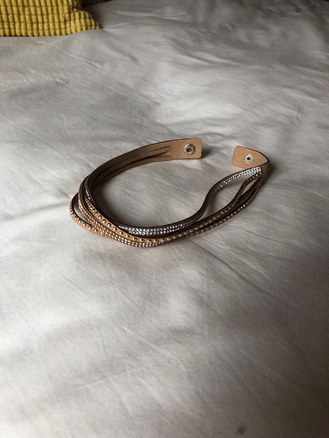 collar gargantilla de cuero con brillantitos nuevo