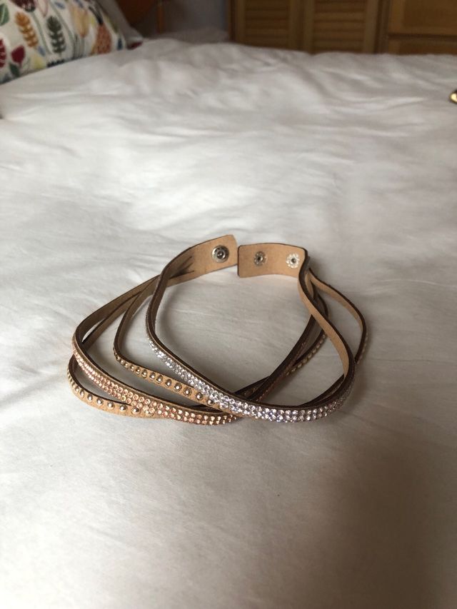 collar gargantilla de cuero con brillantitos nuevo