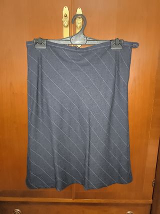 Falda invierno talla 44 de Zara