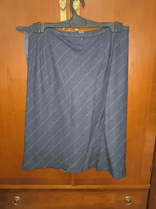 Falda invierno talla 44 de Zara