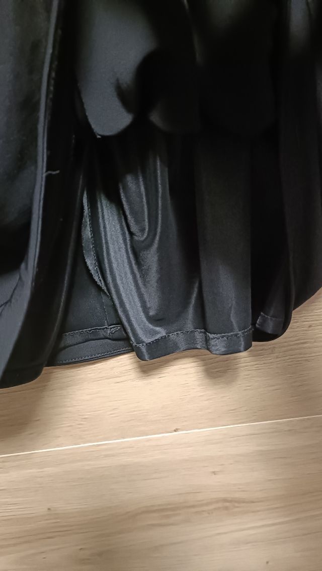 Vestido negro, espalda abierta