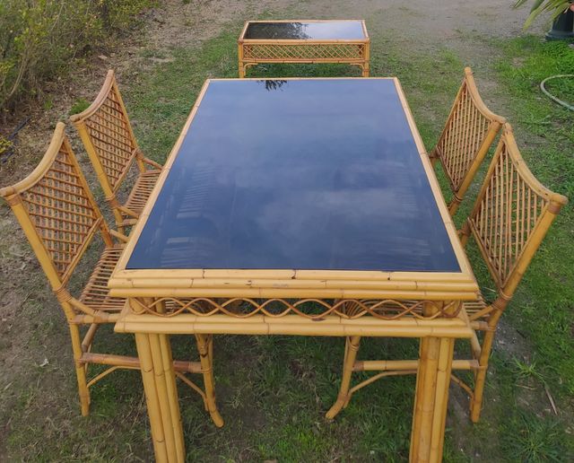 CONJUNTO MESA+4 SILLAS+MESITA DE CAÑA