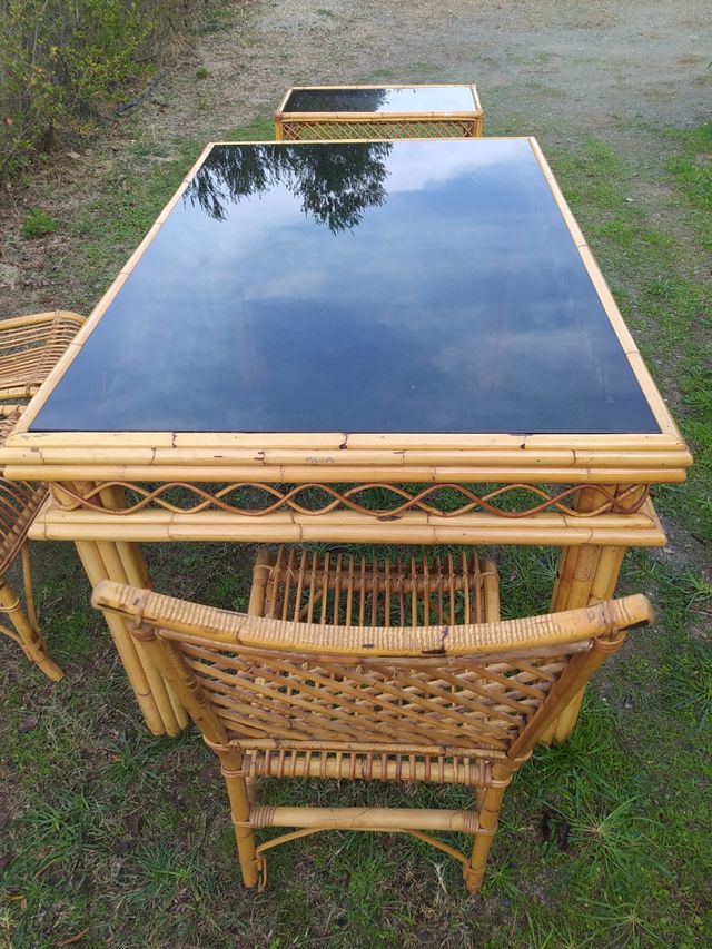 CONJUNTO MESA+4 SILLAS+MESITA DE CAÑA