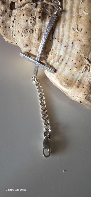 Pulsera plata de ley con cruz