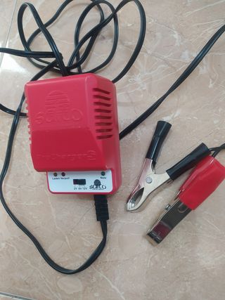 Cargador de Baterias de motos marca Saito 