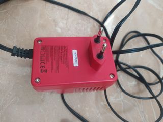 Cargador de Baterias de motos marca Saito 
