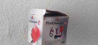 Cargador de Baterias de motos marca Saito 