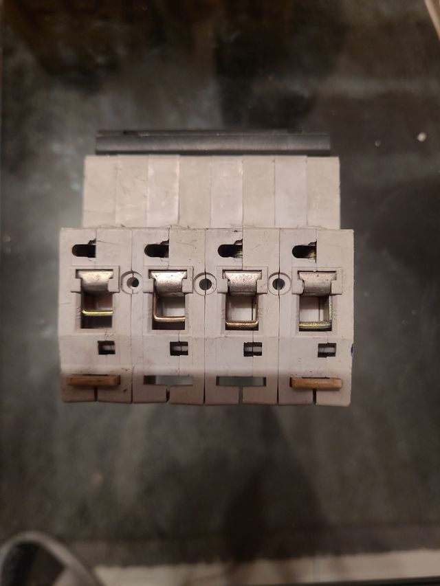 INTERRUPTOR MERLIN GERIN