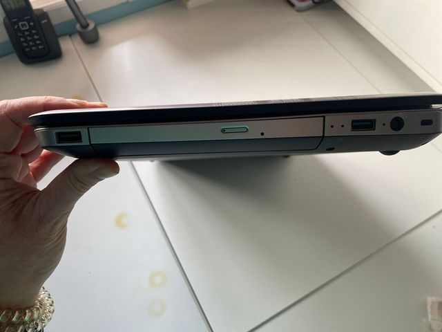 Portátil HP Pavillion dv6 Notebook PC.