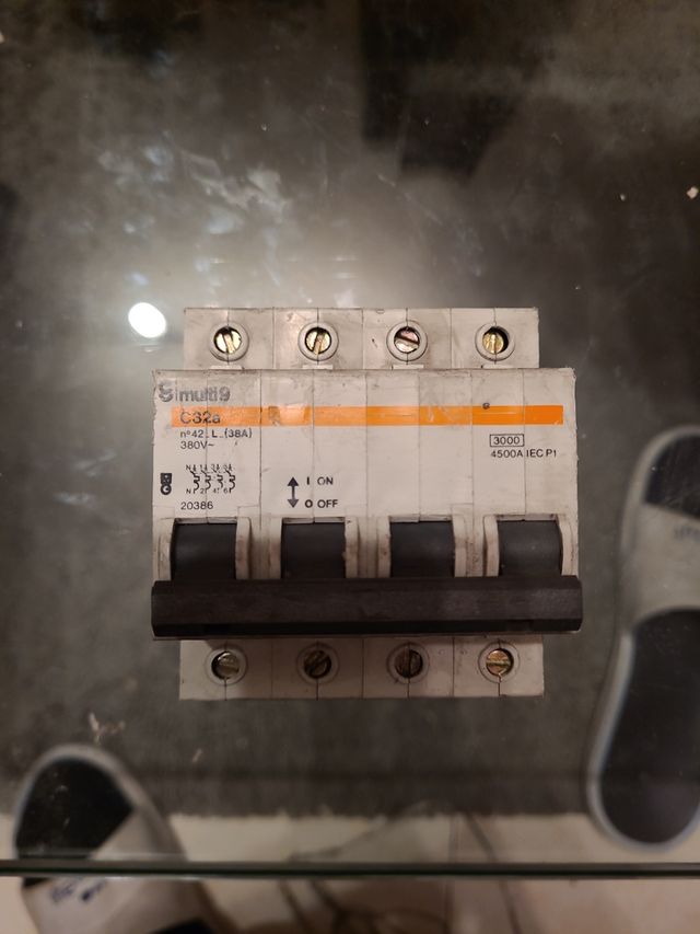 INTERRUPTOR MERLIN GERIN