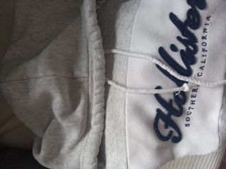 Sudadera gris claro con capucha Holli