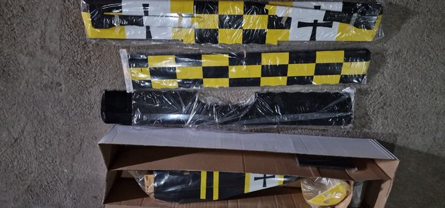 Avion rc Fokker - DR1 triplano nuevo