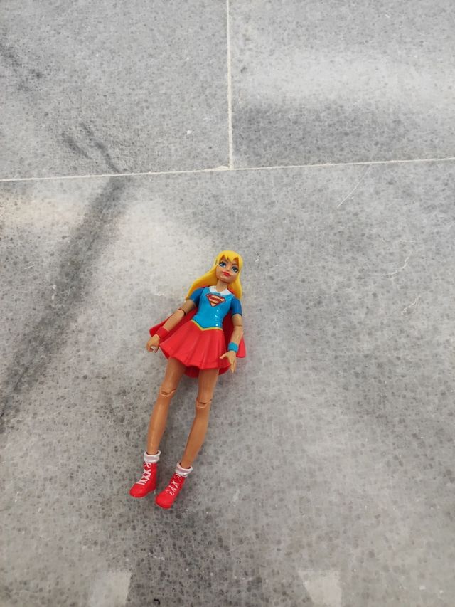 Muñeca superheroína 