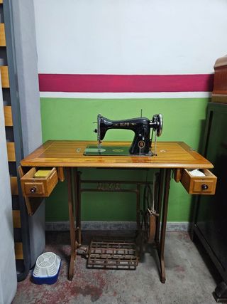 Maquina de coser antigua