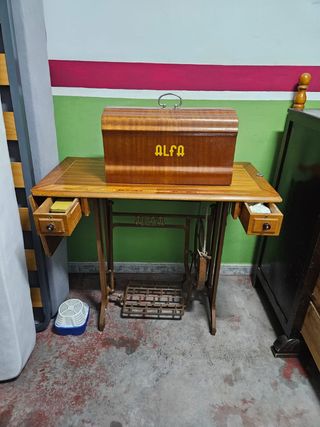 Maquina de coser antigua