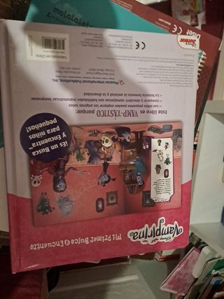 Libro busca y encuentra vampi