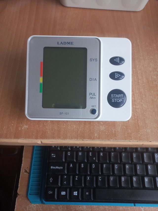 Medidor de pressão arterial para peças ou reparação